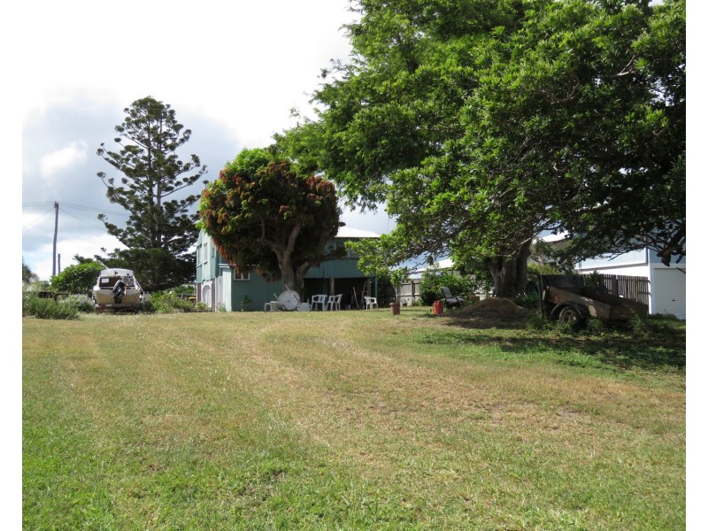 17 Thomas Street, Bowen QLD 4805