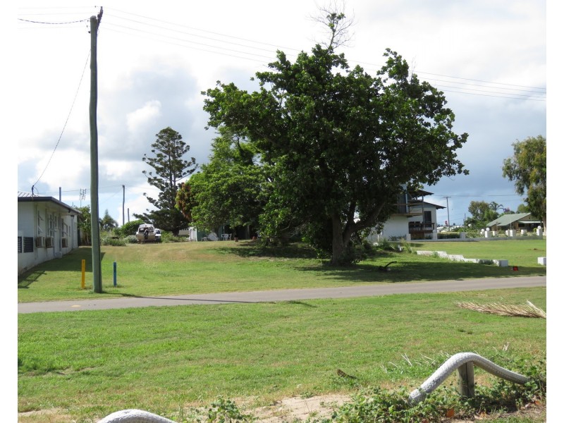 17 Thomas Street, Bowen QLD 4805