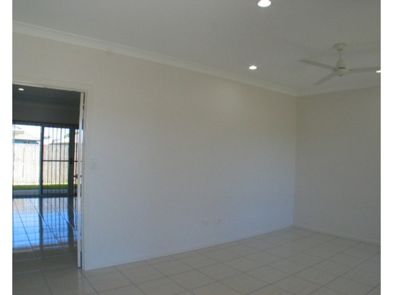 1 Seventh Close, Bowen QLD 4805