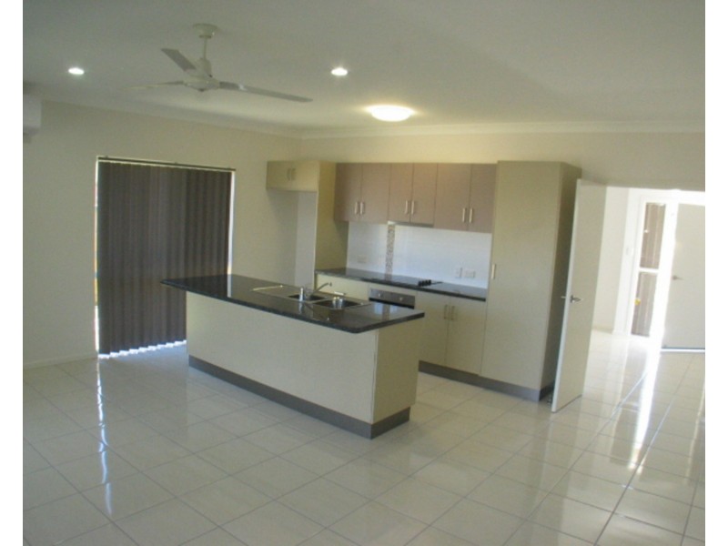 1 Seventh Close, Bowen QLD 4805