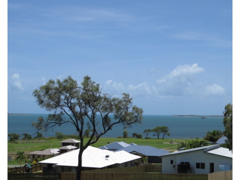 110 – 112 Ocean View Drive, Bowen QLD 4805