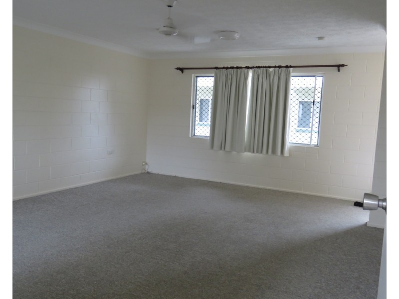 4/108 Herbert Street, Bowen QLD 4805