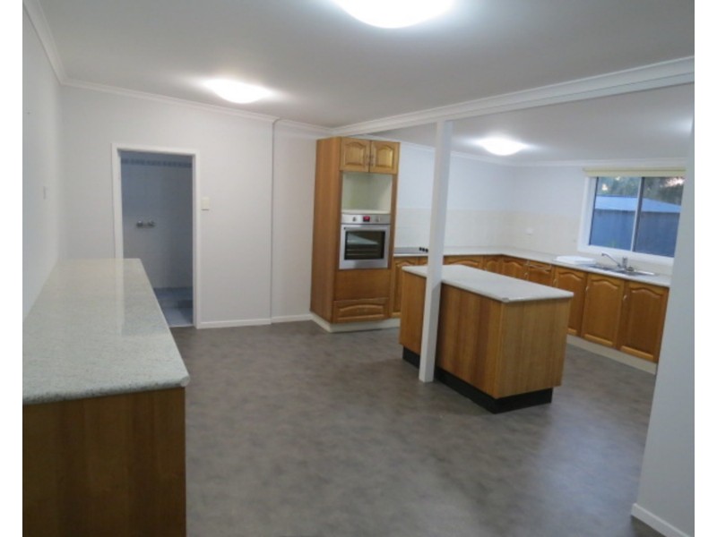 60 Livingstone Street, Bowen QLD 4805