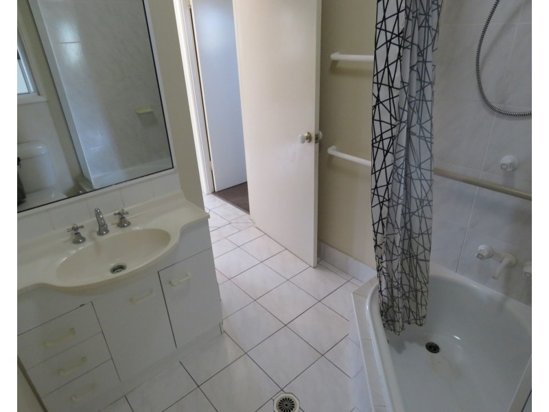2/28 Sinclair Street, Bowen QLD 4805