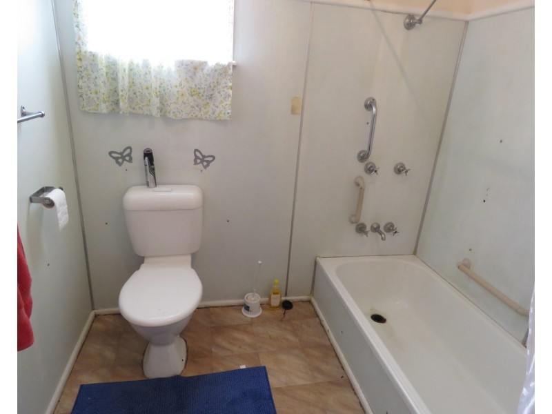 14 Rodney Street, Bowen QLD 4805