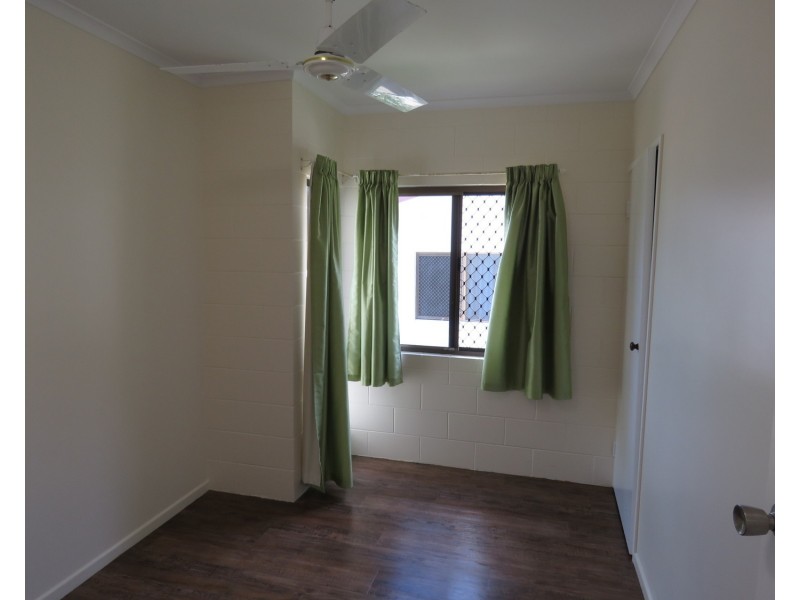 1/8 Poinciana Drive, Bowen QLD 4805