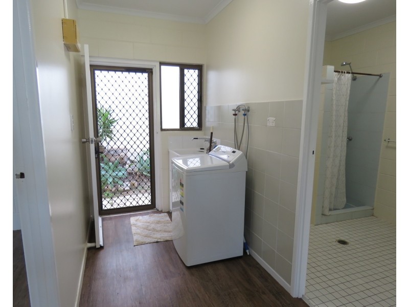 1/8 Poinciana Drive, Bowen QLD 4805