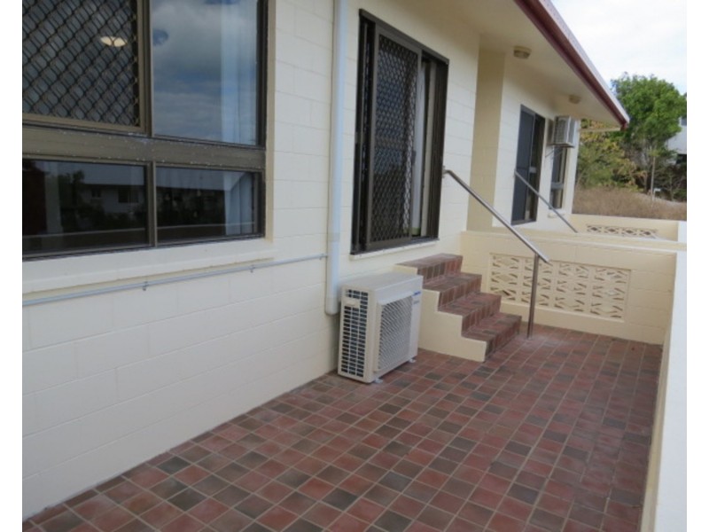 1/8 Poinciana Drive, Bowen QLD 4805