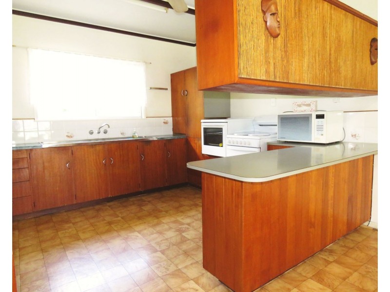 24 Field Street, Bowen QLD 4805