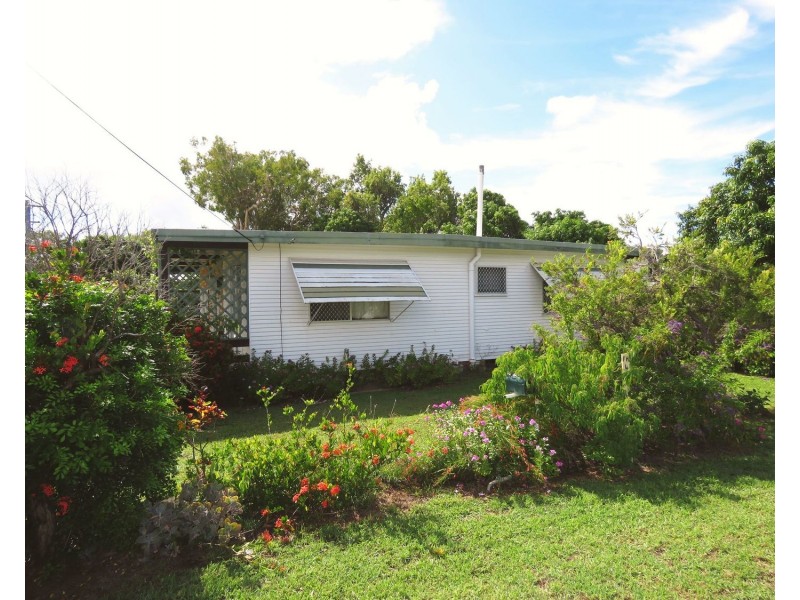 24 Field Street, Bowen QLD 4805