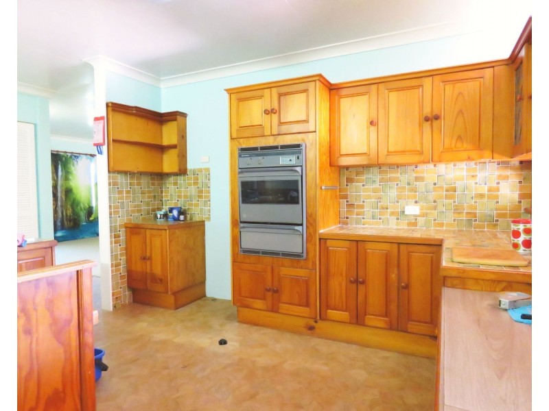 8 Heronvale Road, Bowen QLD 4805
