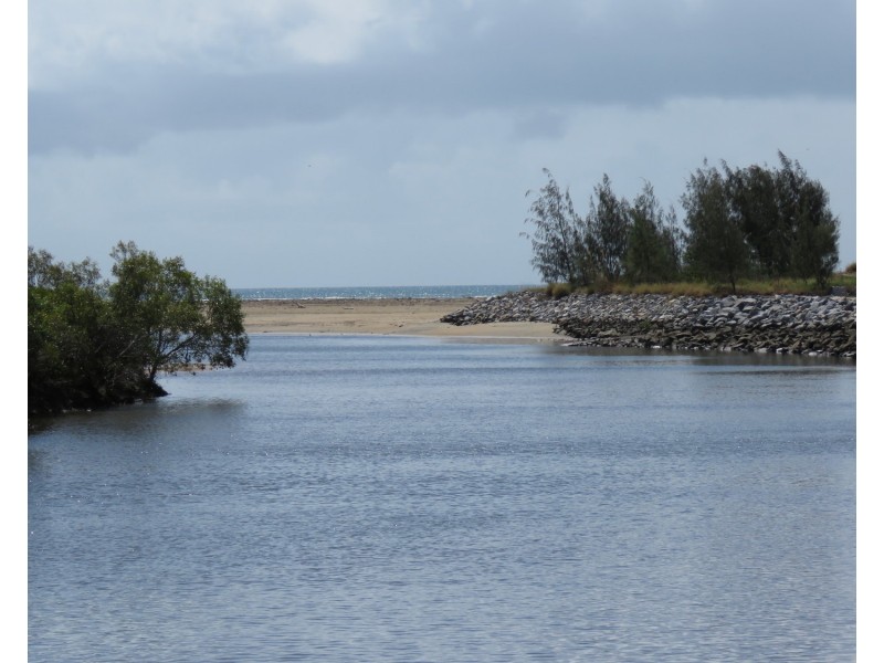 86 Whitsunday Street, Bowen QLD 4805