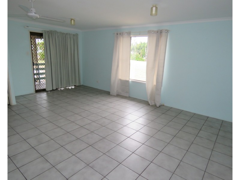 2/79 Horseshoe Bay Road, Bowen QLD 4805