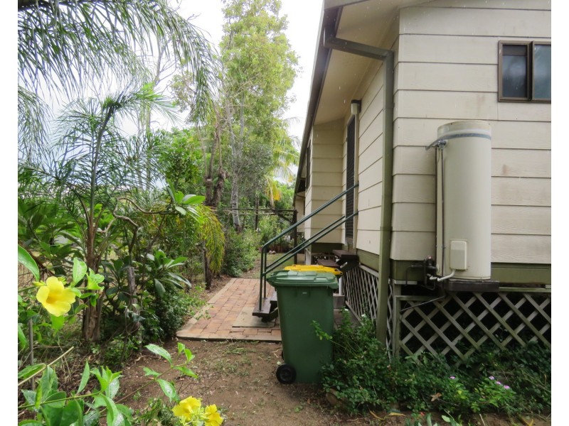 2/79 Horseshoe Bay Road, Bowen QLD 4805