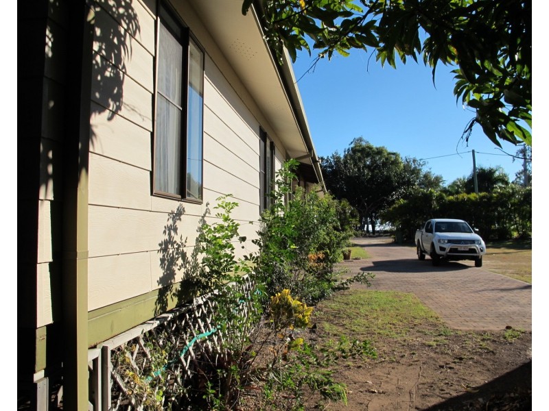 2/79 Horseshoe Bay Road, Bowen QLD 4805