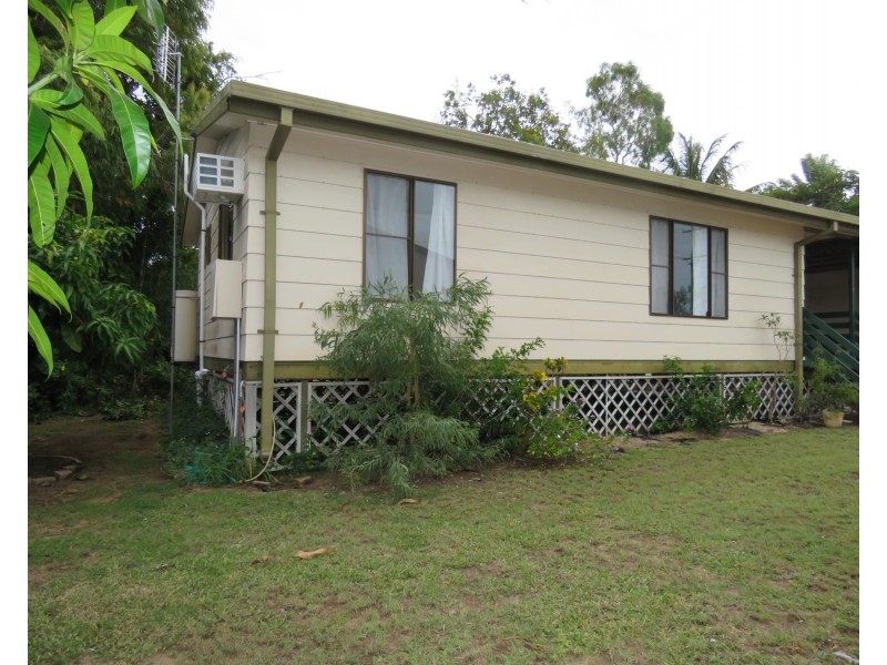 2/79 Horseshoe Bay Road, Bowen QLD 4805