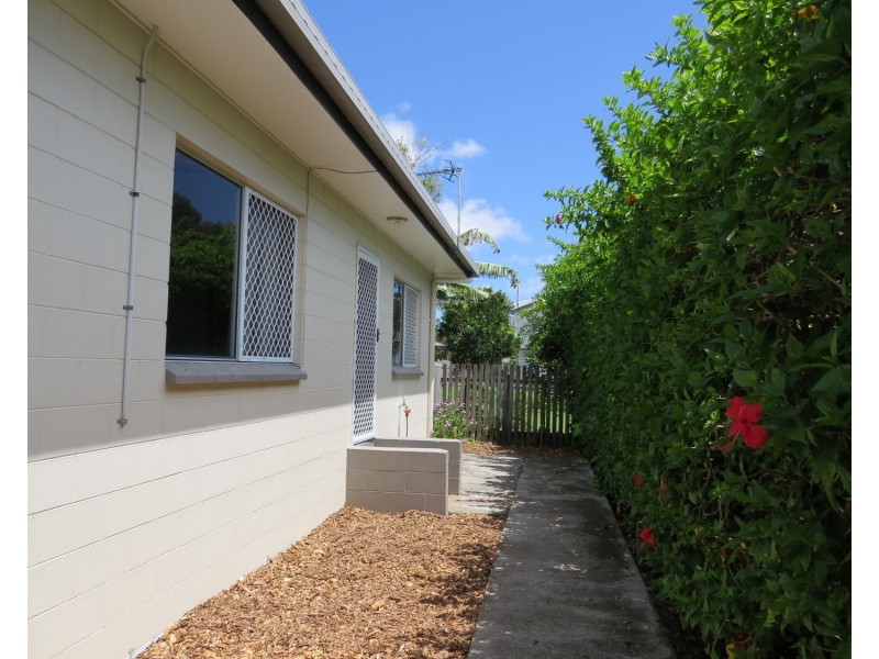 4/16 Powell Street, Bowen QLD 4805