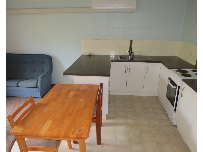 4/16 Powell Street, Bowen QLD 4805