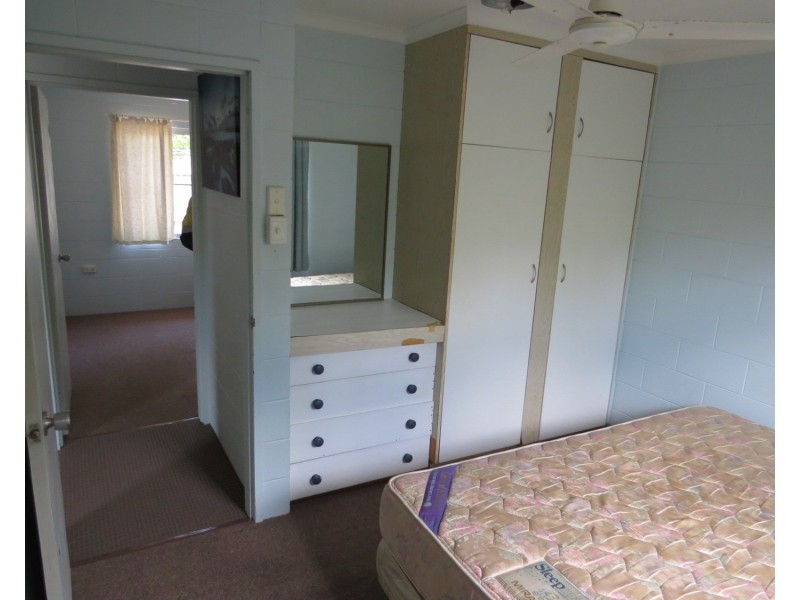 4/16 Powell Street, Bowen QLD 4805