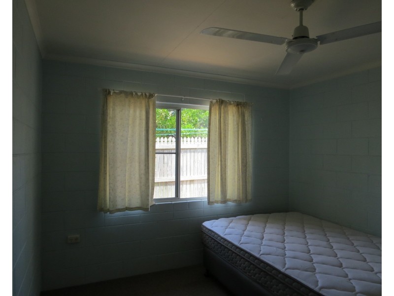 4/16 Powell Street, Bowen QLD 4805