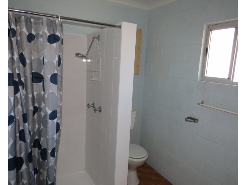 4/16 Powell Street, Bowen QLD 4805