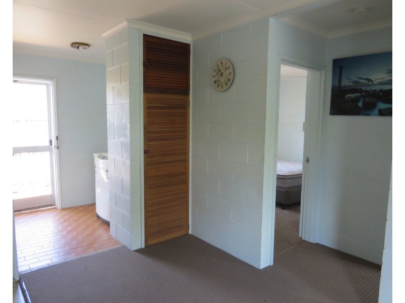 4/16 Powell Street, Bowen QLD 4805