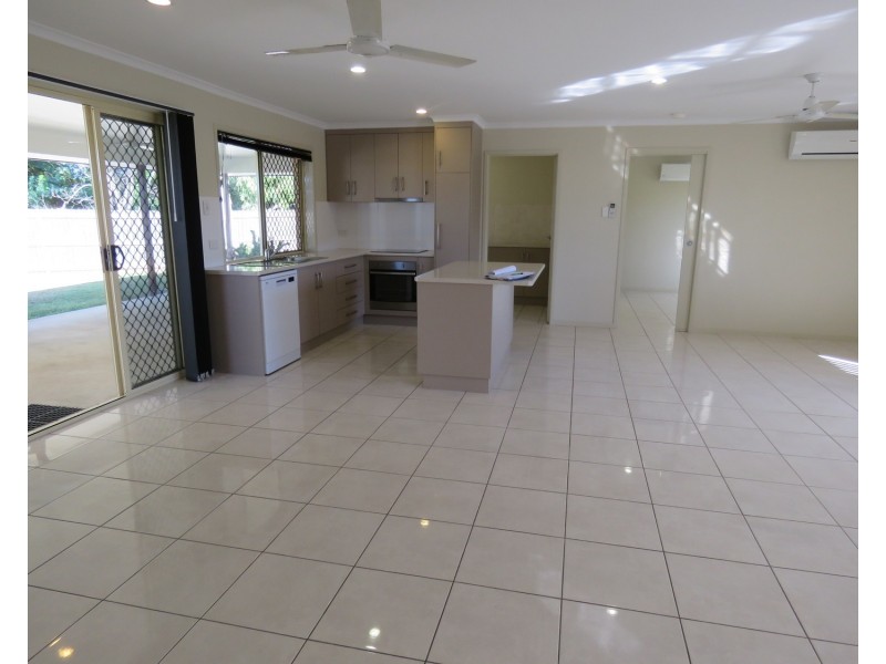 10 Tea Tree Close, Bowen QLD 4805