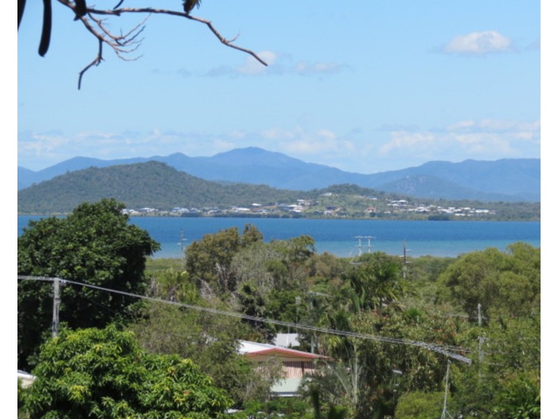 77 Livingstone Street, Bowen QLD 4805
