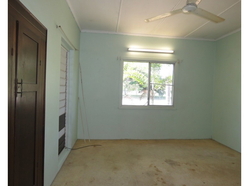 19 Golf Links Road, Bowen QLD 4805