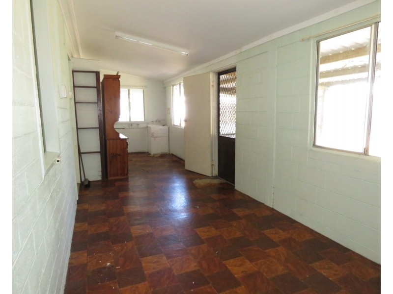 19 Golf Links Road, Bowen QLD 4805