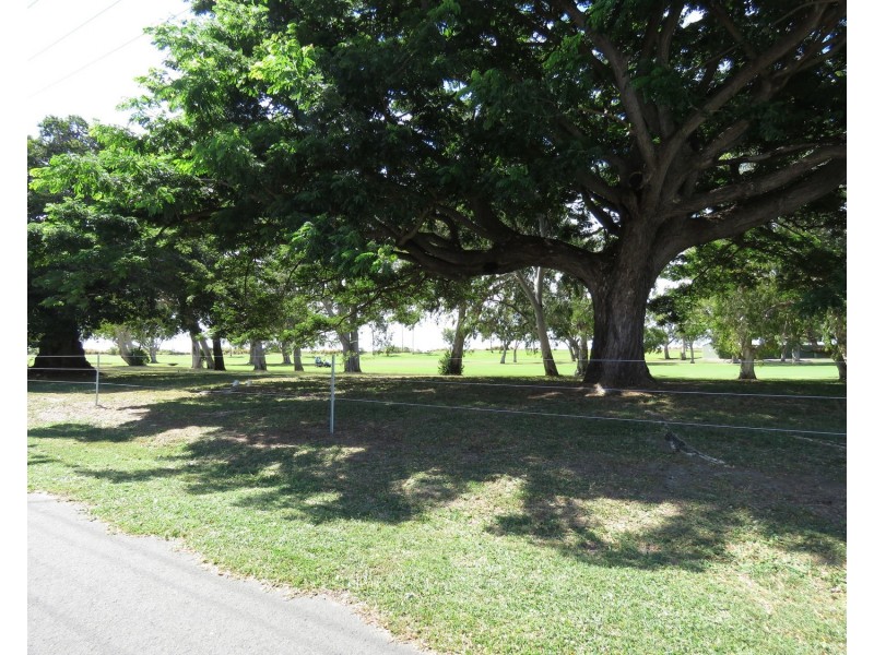 19 Golf Links Road, Bowen QLD 4805