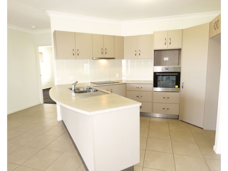 5 Harbour View Terrace, Bowen QLD 4805