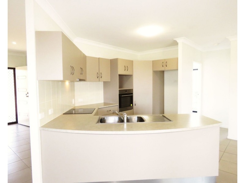 5 Harbour View Terrace, Bowen QLD 4805