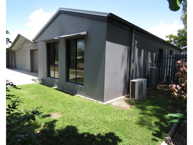 4/16 Williams Street, Bowen QLD 4805