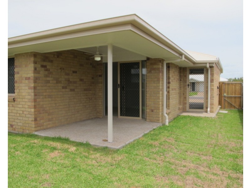 2/42 Stuart Tooth Drive, Bowen QLD 4805