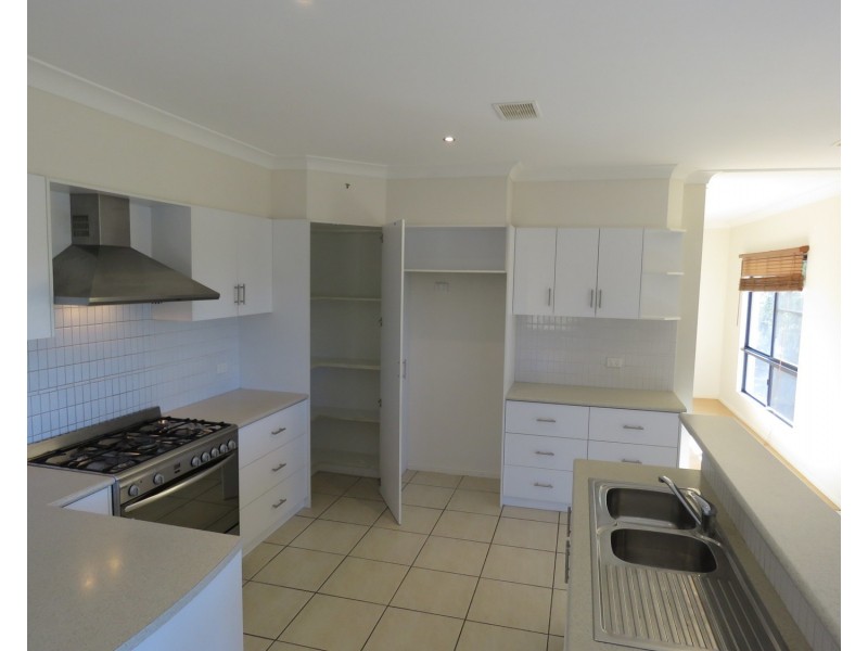17 Bayview Crescent, Bowen QLD 4805
