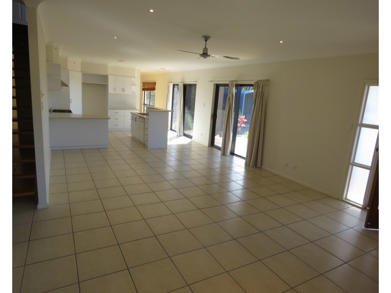 17 Bayview Crescent, Bowen QLD 4805