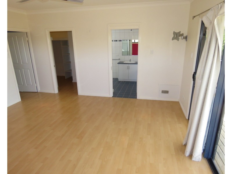 17 Bayview Crescent, Bowen QLD 4805