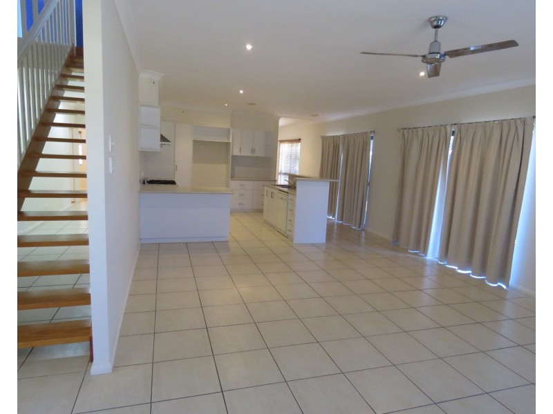 17 Bayview Crescent, Bowen QLD 4805