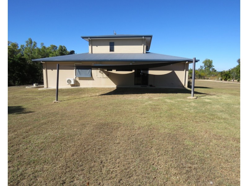 17 Bayview Crescent, Bowen QLD 4805