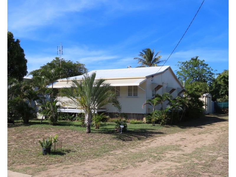 1 Holborne Street, Bowen QLD 4805