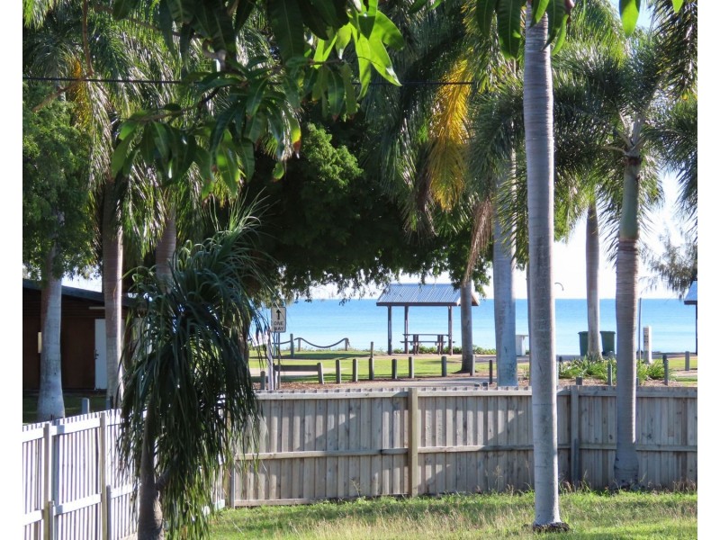 1 Holborne Street, Bowen QLD 4805