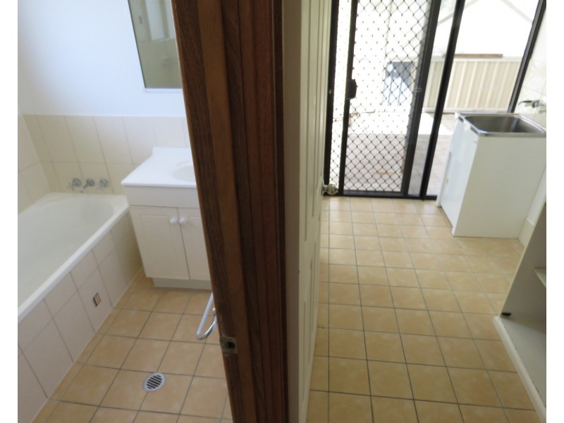 24 Crofton Street, Bowen QLD 4805