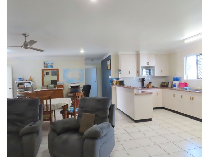 51 Whyte Avenue, Bowen QLD 4805