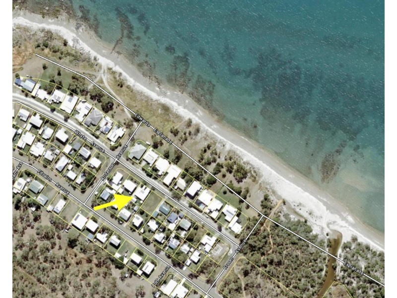 51 Whyte Avenue, Bowen QLD 4805