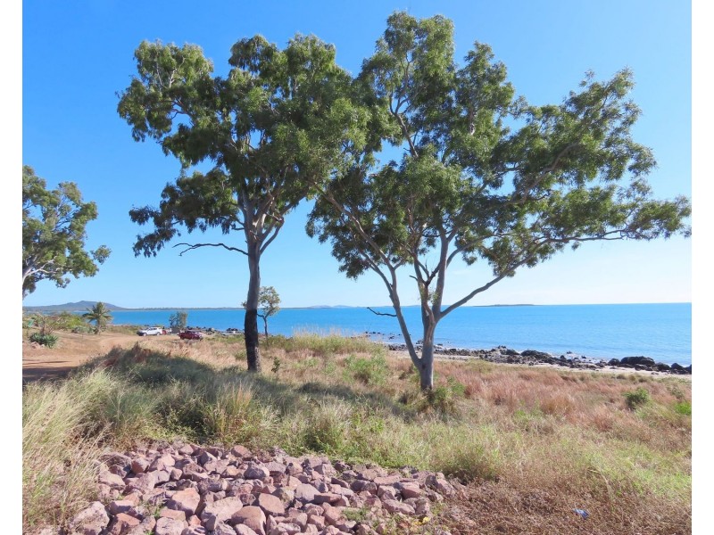 51 Whyte Avenue, Bowen QLD 4805