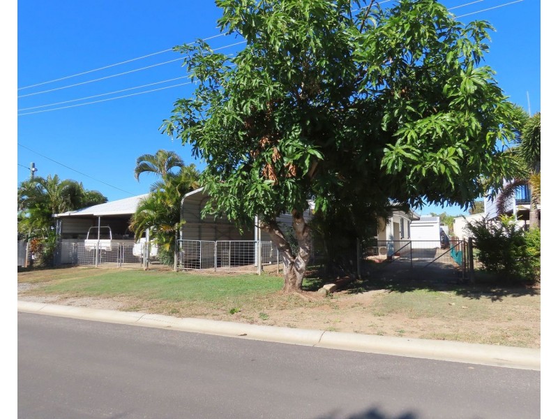 51 Whyte Avenue, Bowen QLD 4805