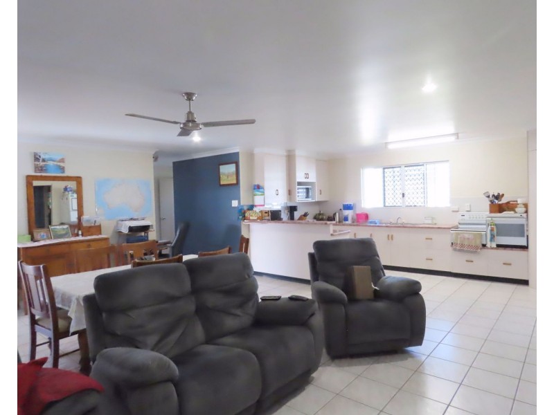 51 Whyte Avenue, Bowen QLD 4805