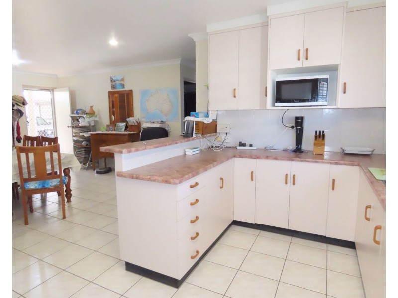 51 Whyte Avenue, Bowen QLD 4805