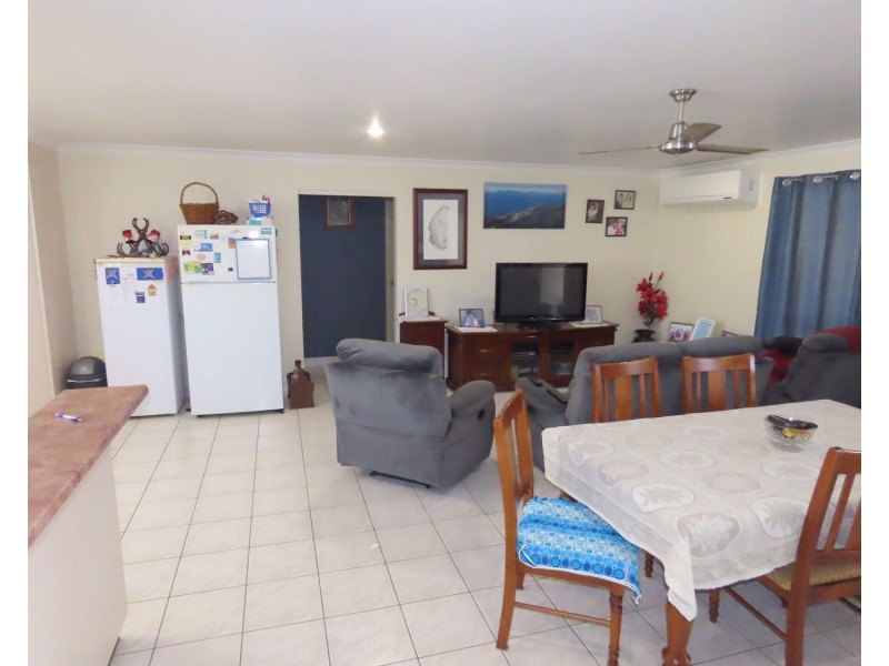 51 Whyte Avenue, Bowen QLD 4805